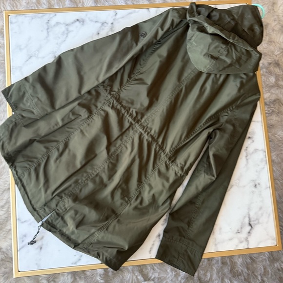 Michael Kors Green Lightweight Anorak Rain Jacket Hood w/Drawstrings Size: Med - Picture 15 of 16